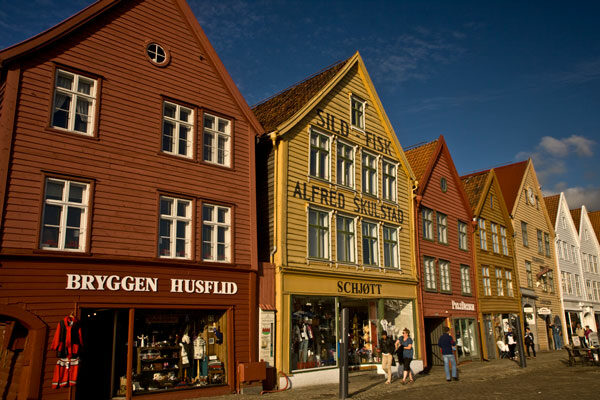 Voyage en Norvège en famille : guide complet Bergen-Norvege bryggen