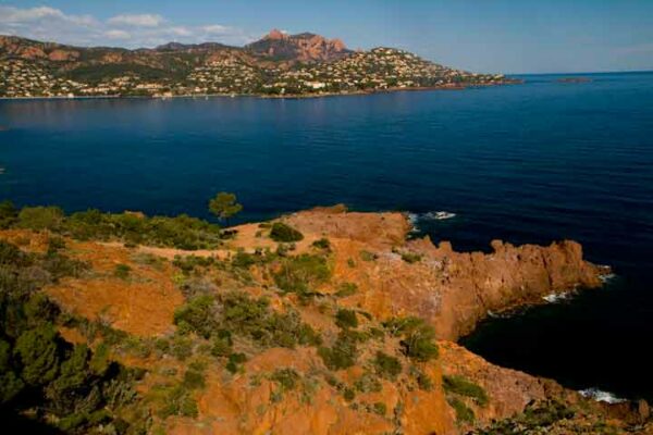 Où partir en octobre en France: 15 destinations famille au soleil cap-dramont-et-massif-esterel