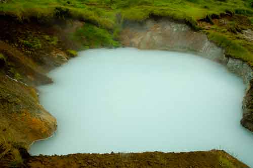 solfatare-reykjadallur-en-islande-famille