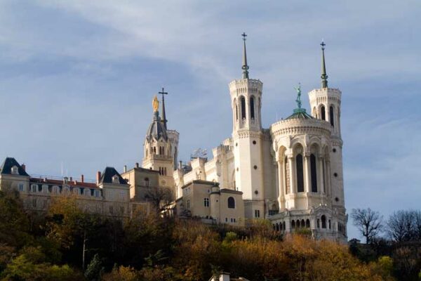 Visiter Lyon en famille: les tops à faire et voir fourvière-basilique-lyon