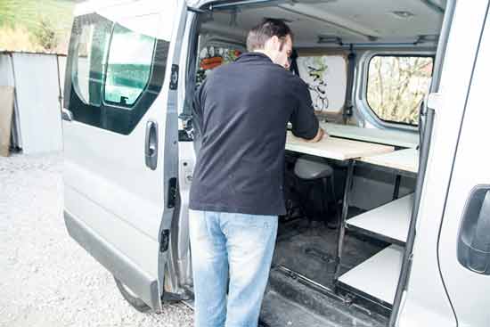 fourgon-trafic-aménagé-en-camping-car- fourgon-trafic-aménagé-en-camping-car-