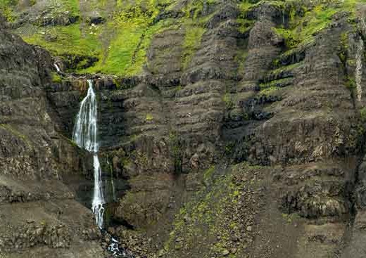 cascade-husafell-islande
