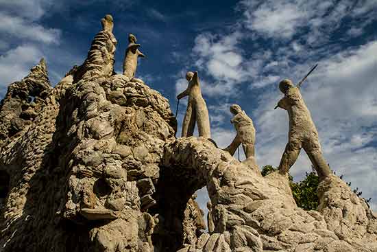 le-palais-idéal-du-facteur-cheval-terrasse