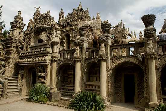 palais-du-facteur-cheval