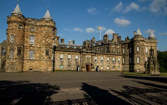 palais-holyroodhouse-edimbourg en famille