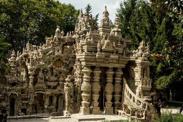 Visiter le Palais idéal du facteur Cheval en famille palais-idéal-du-facteur-cheval