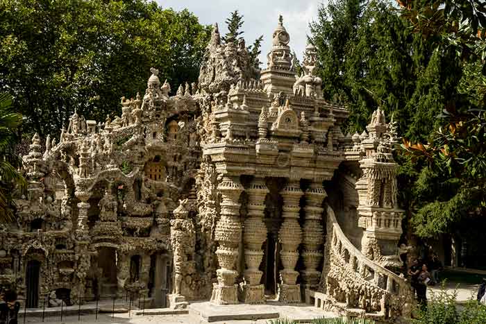 palais-idéal-du-facteur-cheval