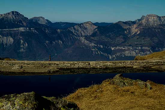 Lac-du-Crozet-Belledonne-randonneur