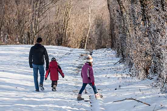 sport-hiver-enfants-balade