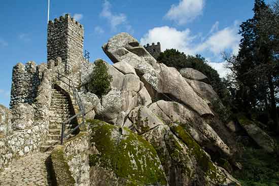 castel-de-mouros-sintra-portugal