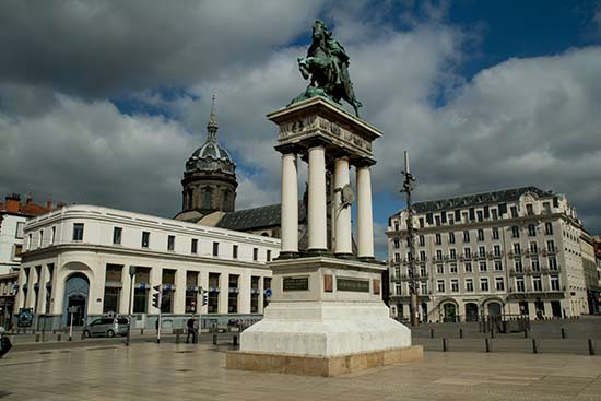 place-de-Joude-clermont-ferrand place-de-Joude-clermont-ferrand