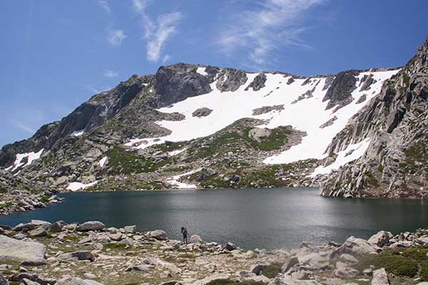 randonneur-le-lac-Bastani-Corse