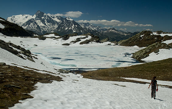 Randonnées en famille dans les Alpes :+ de 40 idées -randonneur-enfant-savoie-haute-tarentaise