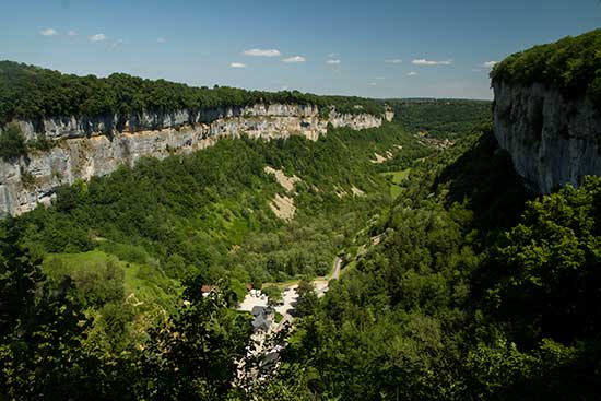 week-end-jura-famille-cirque-de-baume