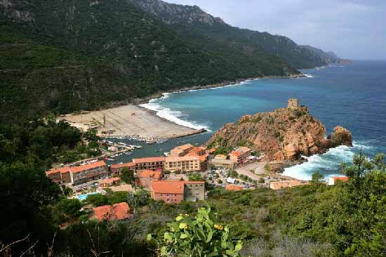 hotel-familial-en-corse-bord-mer