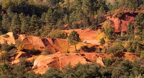 visiter-le-luberon-en-famille-rustrel