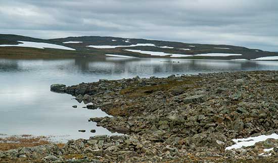 circuit-laponie-plateau-et-lac-