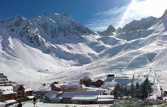 station de ski familiale pyrénées pas cher