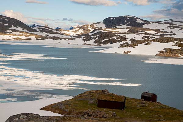 norvege-en-famille-avec-enfants-montagne-et-lac