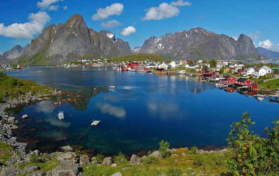Loger dans un rorbuer dans les Iles Lofoten – TOP20 rorbuer reine