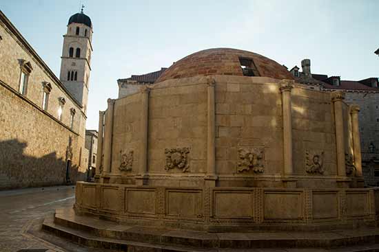 Dubrovnik-Croatie-visite-fontaine