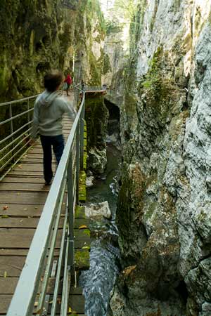 annecy-enfants-gorge-du-fier