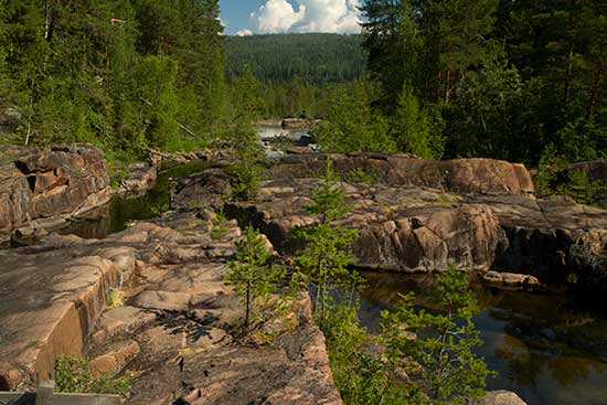 la-suede-en-camping-car-cascade