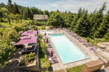 hotel-famille-auvergne-avec-piscine