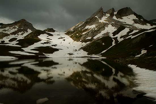 Randonnée avec bivouac au Lac Mya et col des Fours en famille lac-de-Mya