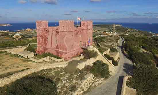 malte-avec-un-bébé-tour