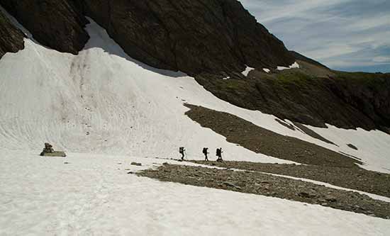 randonnée-avec-enfants-vers-refuge-robert-blanc