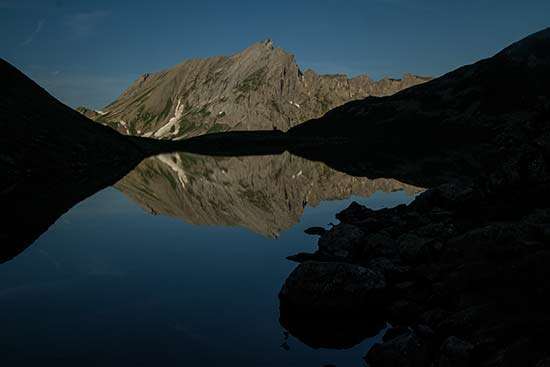 Randonnée vers le refuge Robert Blanc (2750m) en famille reflet-lac-jovet-mont-blanc-randonnée-famille