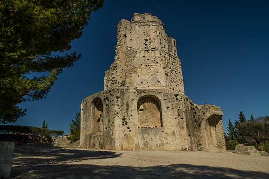 que-faire-a-nimes-en-famille-tour-magne