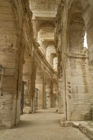 visite-en-famille-arles-arenes