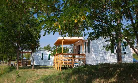 Campings en famille en Ardèche – TOP20 avec club enfant camping-ardeche-club-pour-enfants