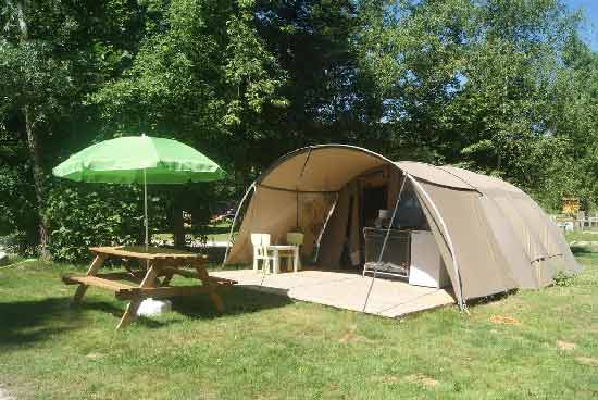 camping-familial-dans-le-jura