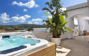 sardaigne-hotel-de-luxe-famille-avec-piscine