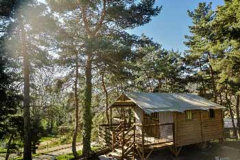 hebergement-insolite-en-famille-auvergne
