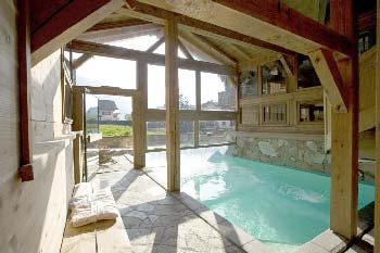 hotel-grand-bornand-avec-piscine