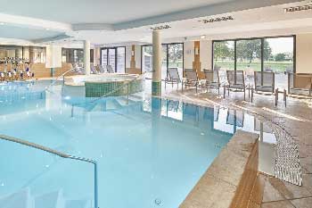 location-vacances-monts-jura-avec-piscine