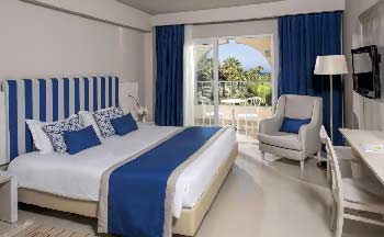 hotel-luxe-tunisie-avec-piscine