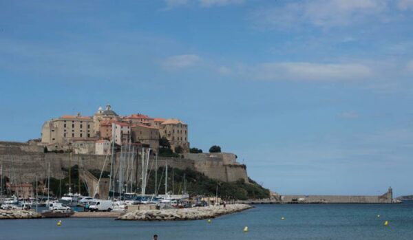corse-calvi-citadelle-et-port