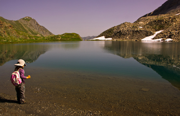 enfant-randonnée-lac-Foréant-Queyras