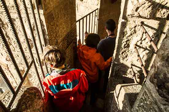 escalier-tour-enfant-sagrada-familia-barcelone