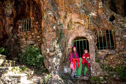 esterel-grotte-saiinte-baume-enfant