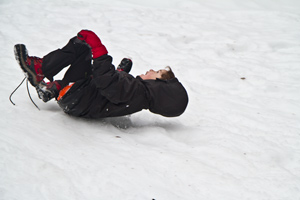 glissade-fesse-enfant-vercors-neige