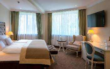 hotel-familial-foret-noire-avec-piscine