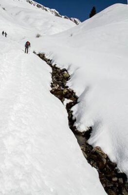 randonnée-raquette-alpes-randonneur