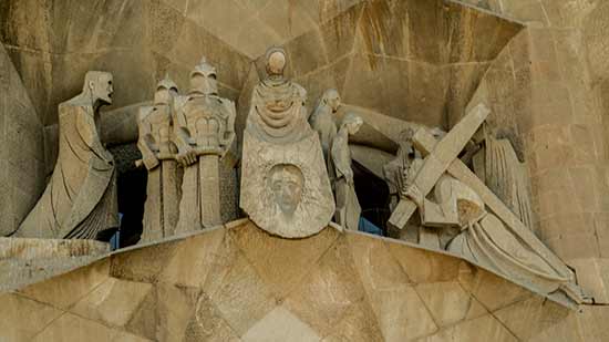 statues-sagrada-familia-barcelone