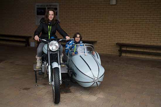 studio-harry-potter-Londres-enfants-sur-moto